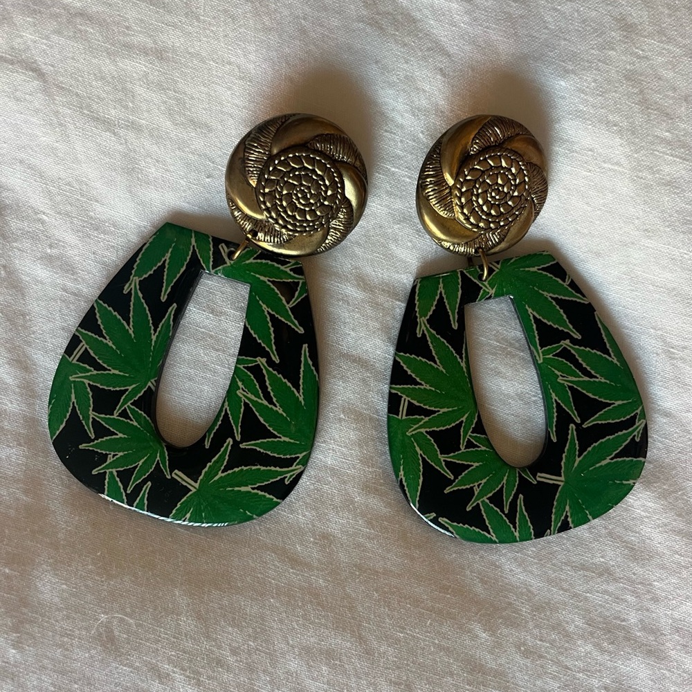 Patricia Field acrylic MJ weed leaf funky earrings